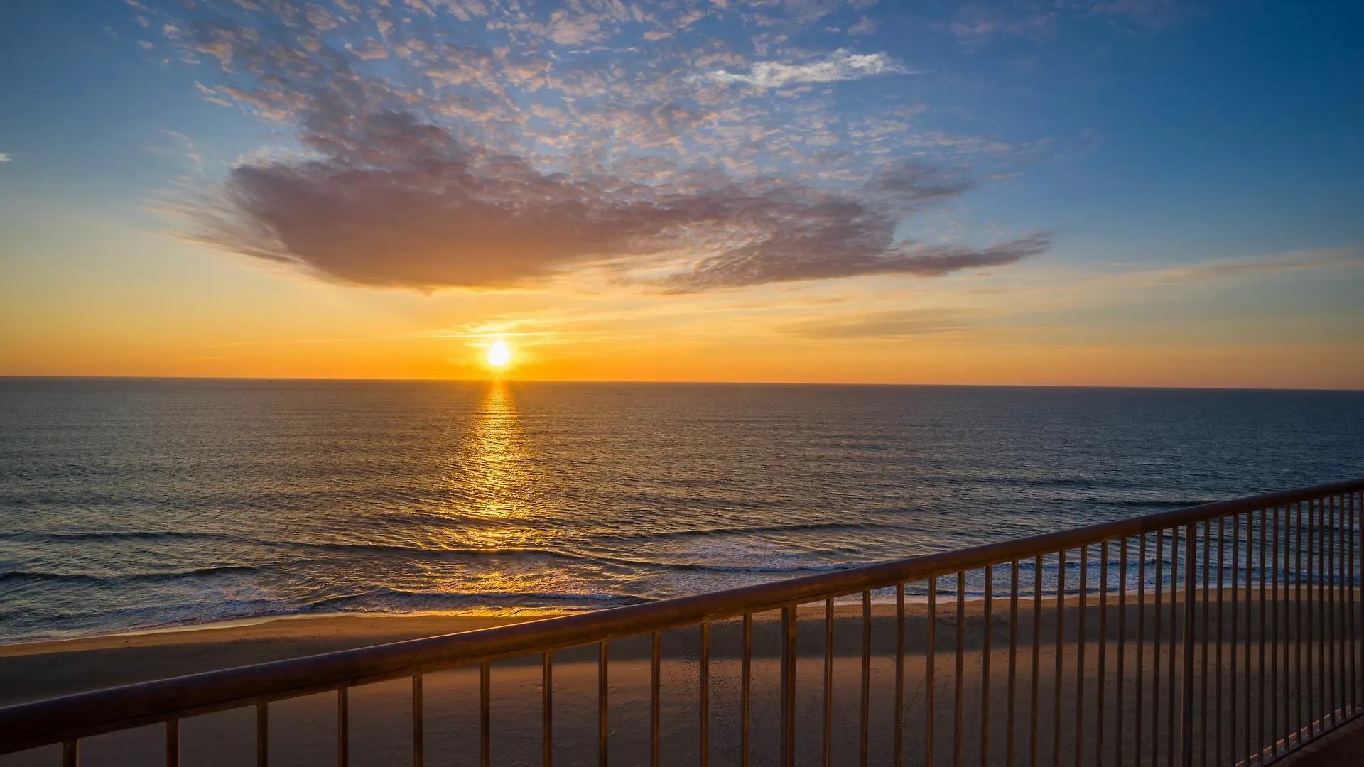 Grand Hotel Ocean City Oceanfront 3*,